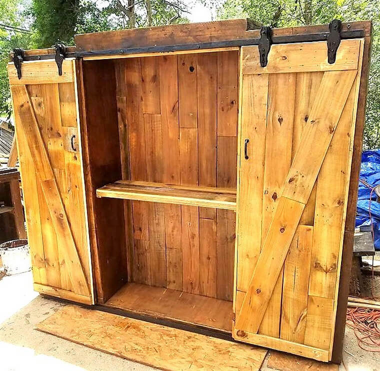 wooden pallets entertainment center