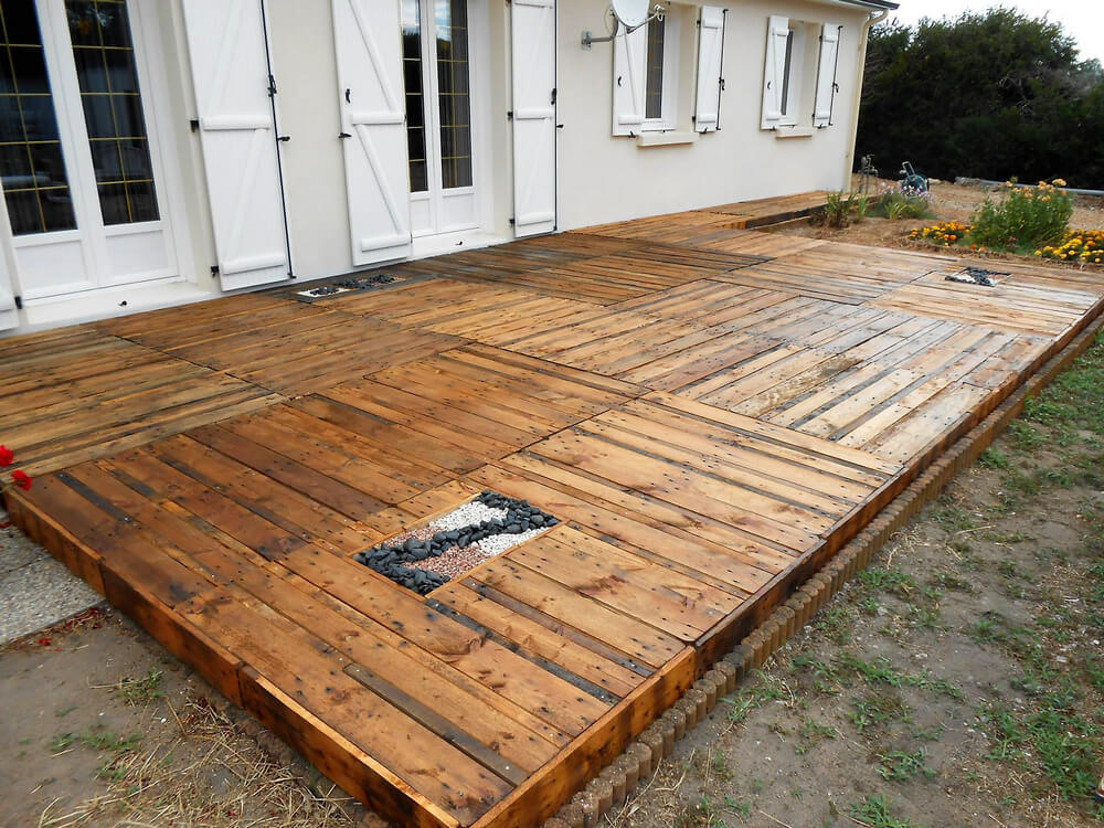 diy upcycled wood pallet terrace