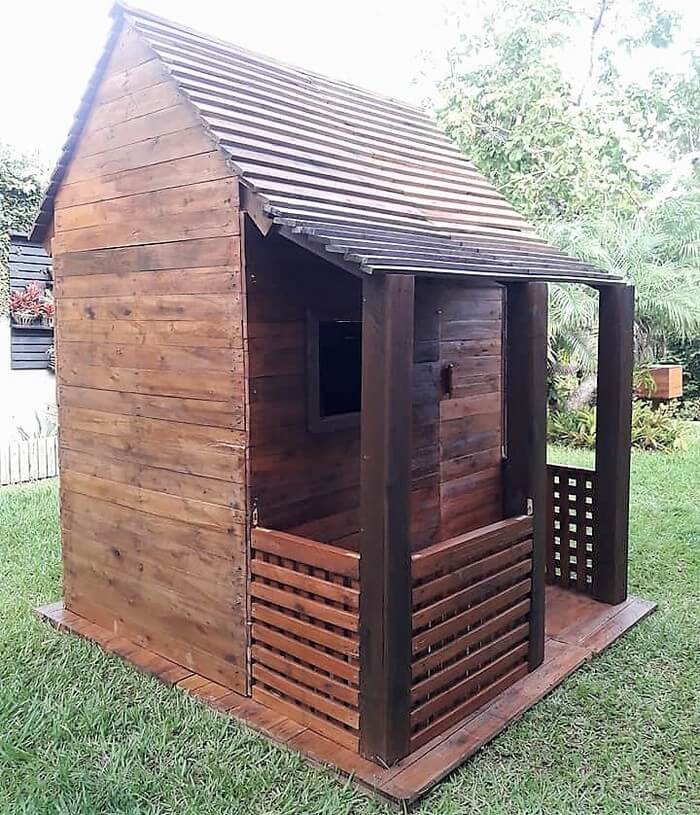 recycled pallets playhouse